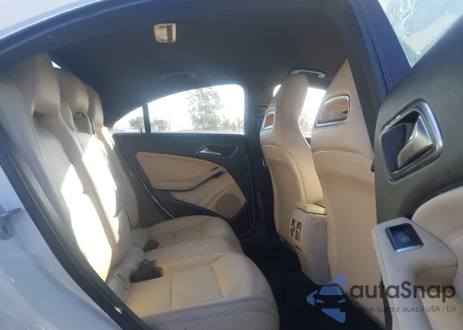 WDDSJ4EB1GN319451: 44374113