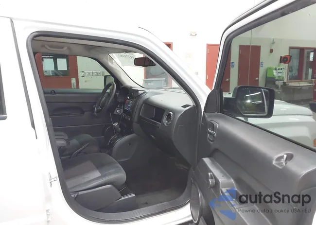 1C4NJRBB7GD646807: 44374183