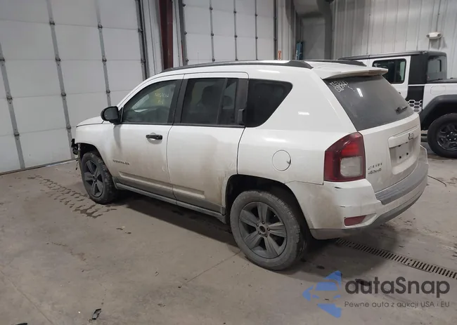 1C4NJDBB7ED720274: 44373565