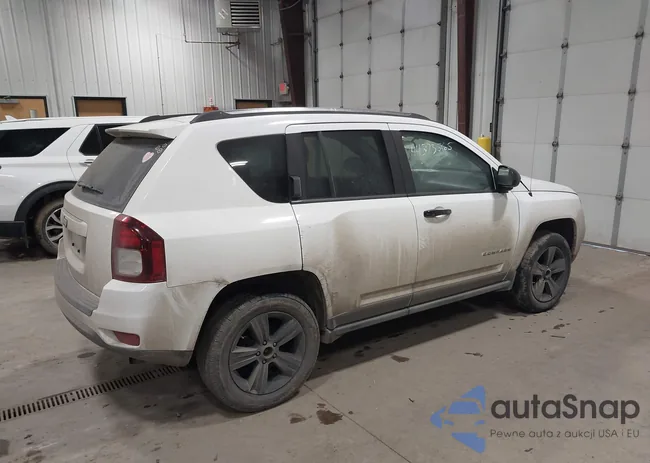 1C4NJDBB7ED720274: 44373565