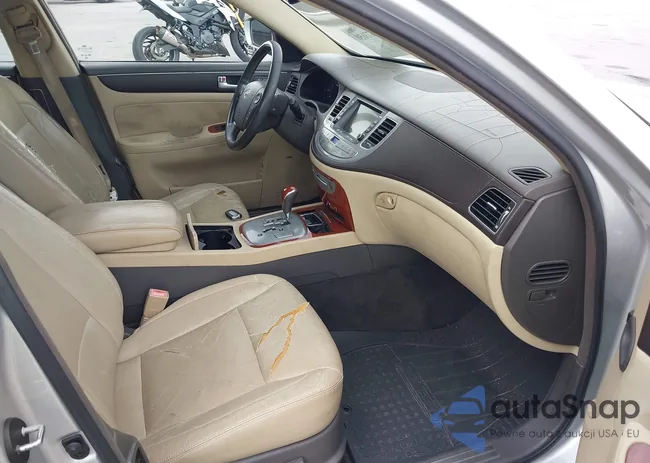 KMHGC4DD5CU167974: 44373650