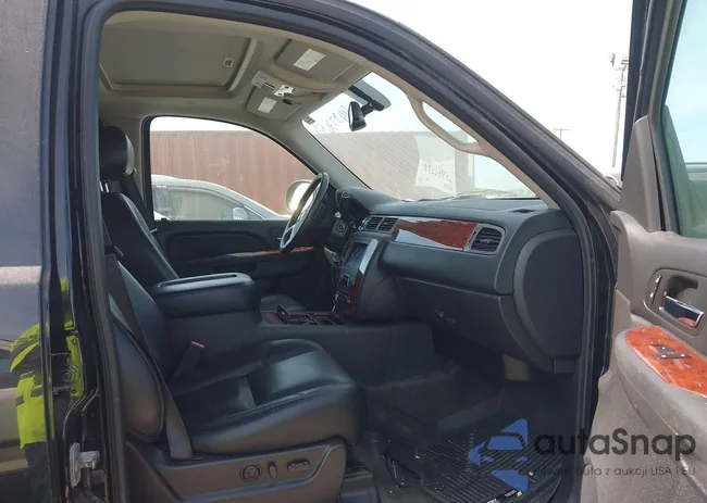 1GNSCKE06DR102626: 44373657