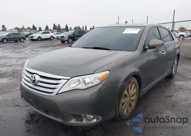 4T1BK3DB1CU460938: 44373887