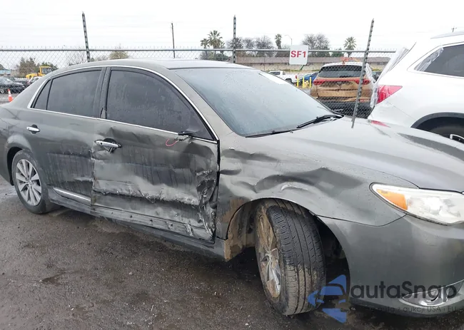 4T1BK3DB1CU460938: 44373887