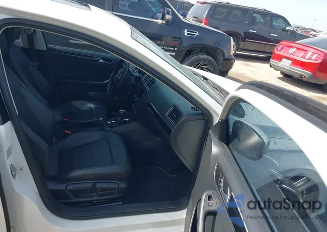 3VWL07AJ9FM408853: 44374936