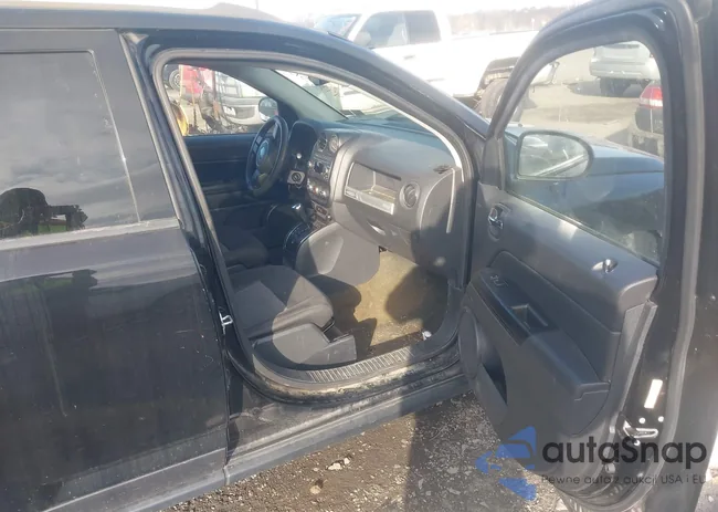 1C4NJDBB4GD778426: 44375138