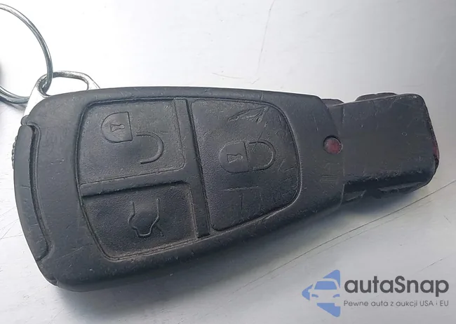 WDBJF70J2YB098127: 44375250