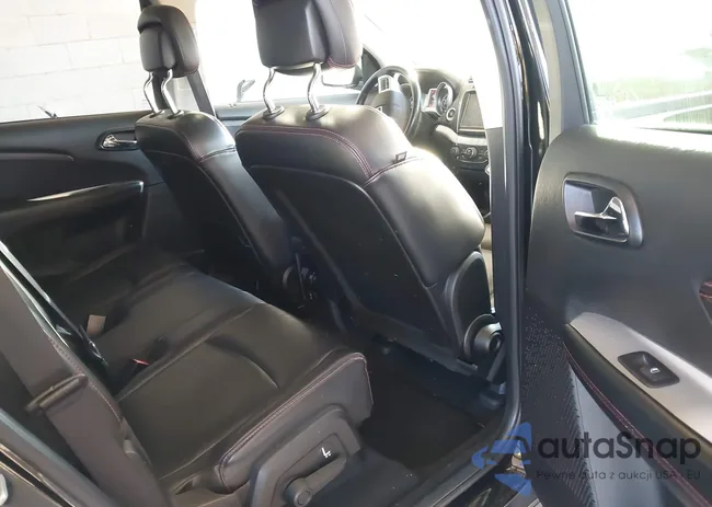 3C4PDCEGXGT128527: 44375400