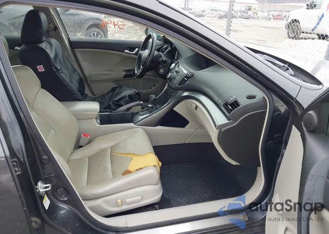 JH4CU2F68BC005598: 44375498