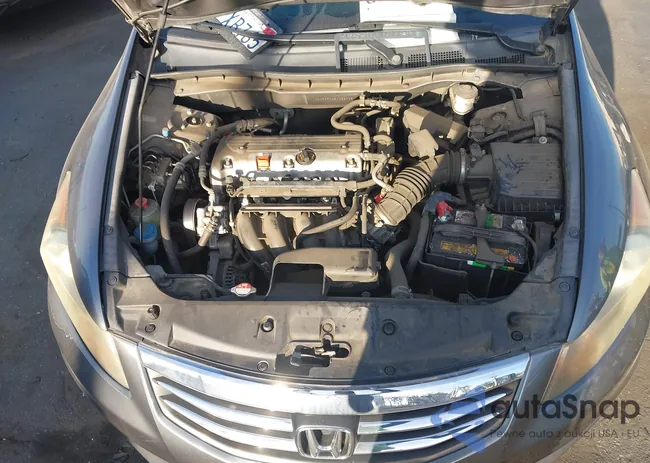 1HGCP2F44BA023438: 44374630