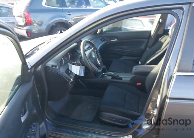 1HGCP2F44BA023438: 44374630