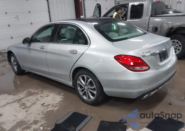 WDDWF4KB0JR393774: 44374832