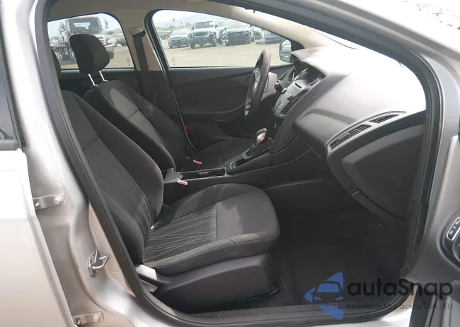 1FADP3E24GL337210: 44374835