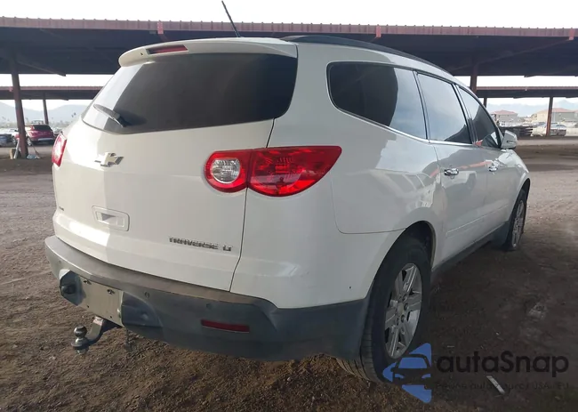 1GNKVGED8BJ393880: 44375909