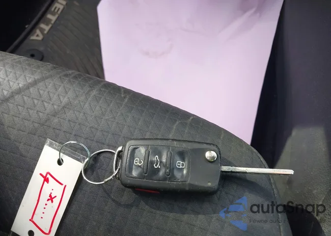 3VWD17AJ3FM407313: 44376043