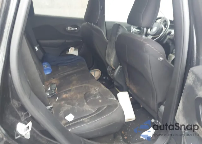 1C4PJLCB0FW782039: 44376126