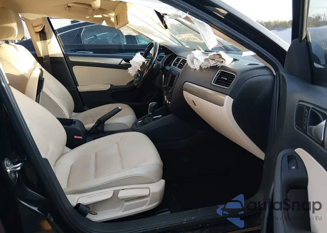 3VWDB7AJ9HM308575: 44376159