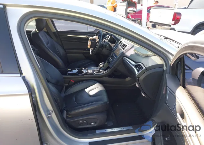 3FA6P0K96FR158746: 44376382