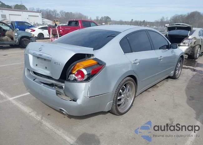 1N4AL21E88C129735: 44376398