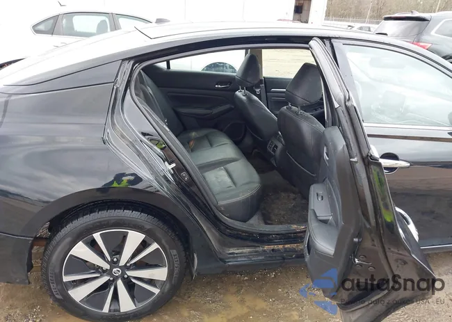 1N4BL4EV1KC177692: 44375758