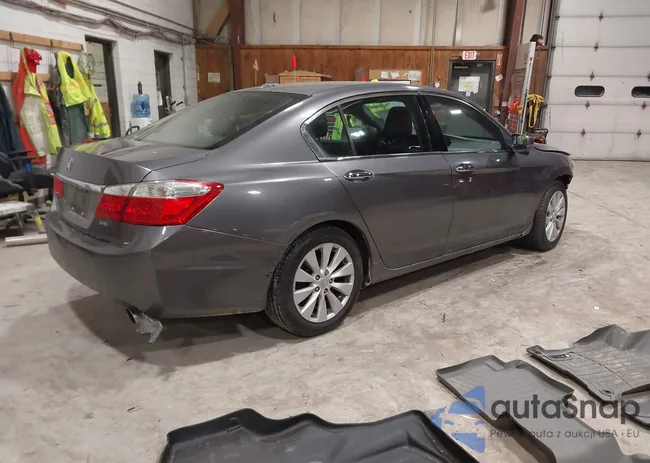 1HGCR3F81FA014611: 44376960