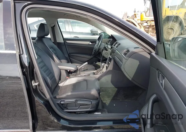 1VWBT7A3XFC079005: 44377144