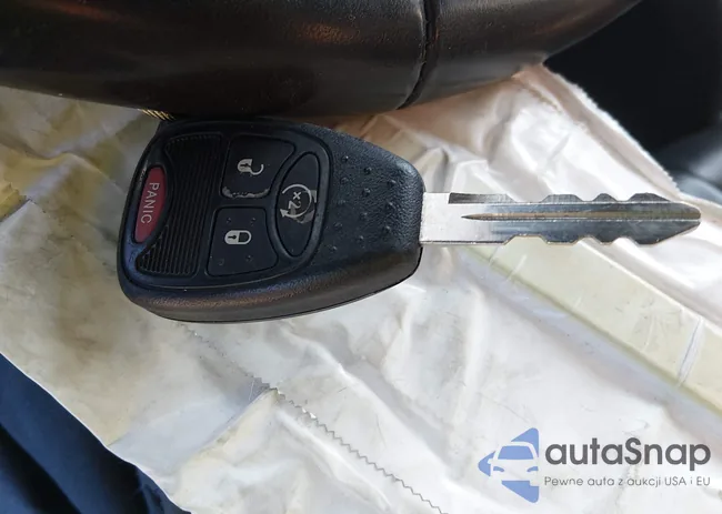 1C4NJCEA4HD125853: 44377272