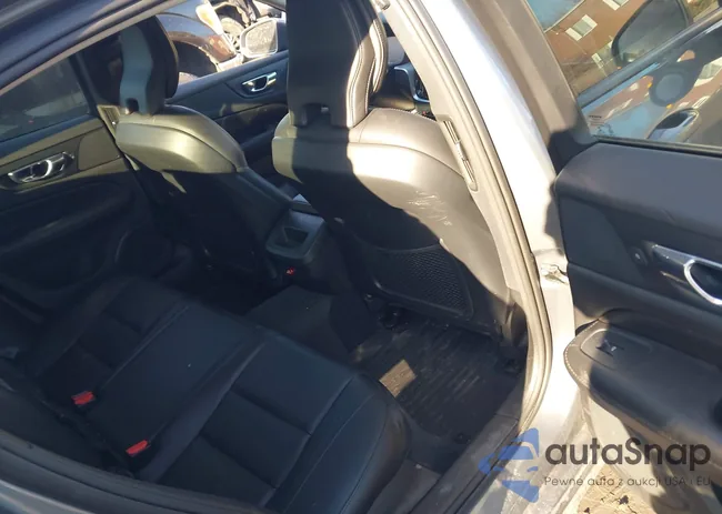 7JR102FK8LG037142: 44377309