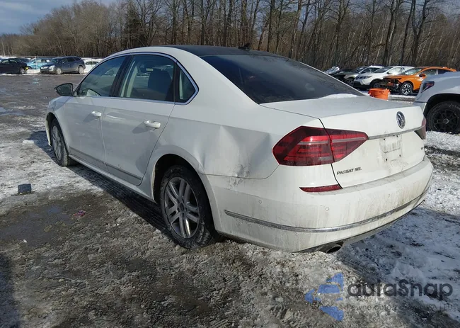 1VWCT7A37HC074416: 44376731