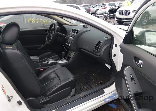 1N4BL24E18C105633: 44376841