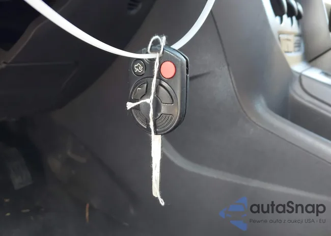 1FADP3E28EL124506: 44377977