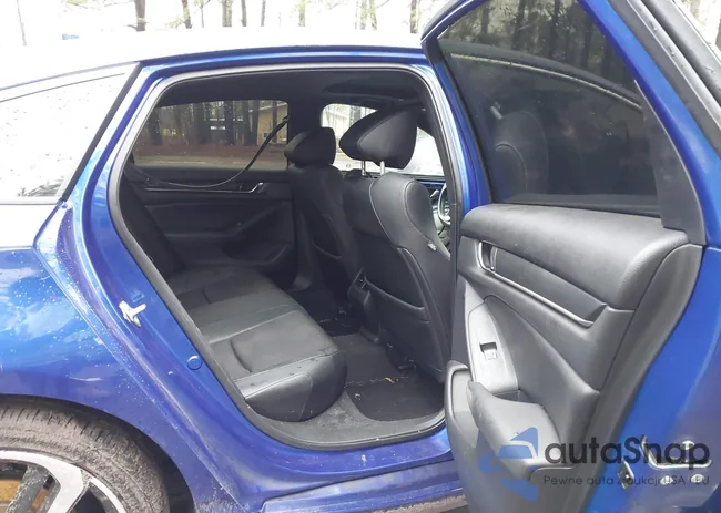 1HGCV2F33KA032886: 44377557