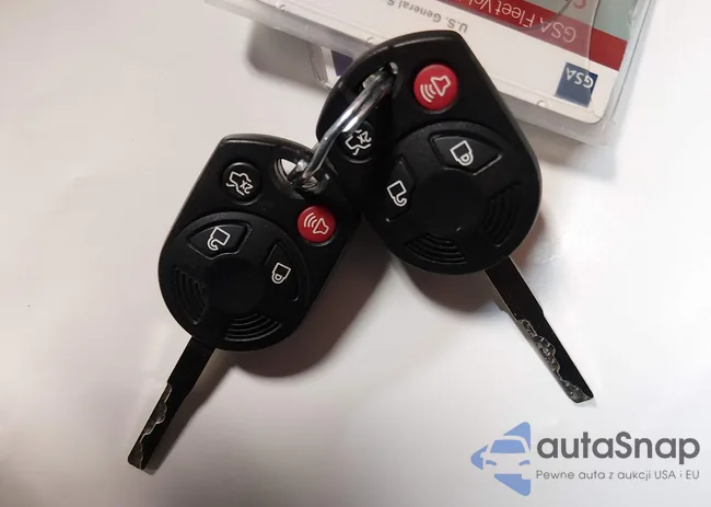 1FADP3F21HL320225: 44377662