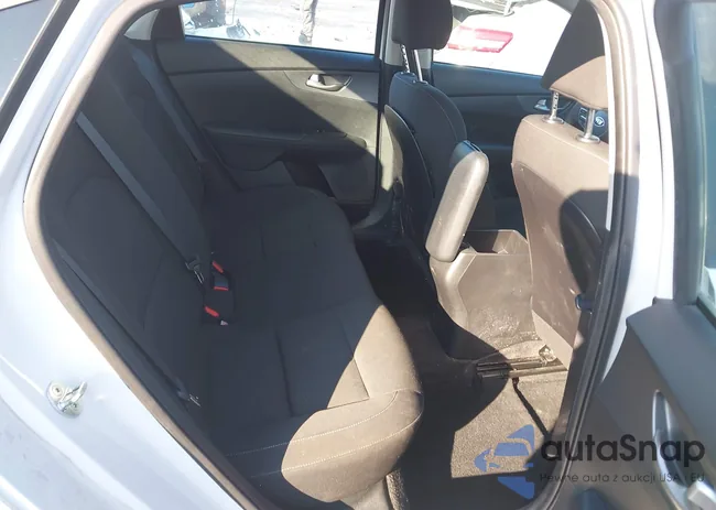 3KPF24AD5LE231520: 44378953