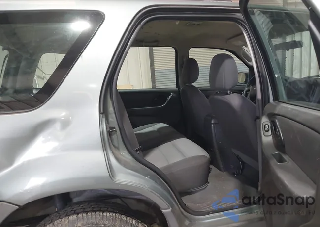 1FMYU02Z95KB12256: 44379051