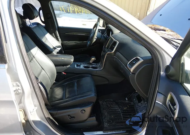 1C4RJFBG2HC849543: 44379171