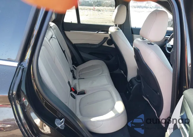 WBXHT3C37GP881303: 44379184