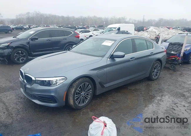 WBAJB1C5XKB377127: 44379217