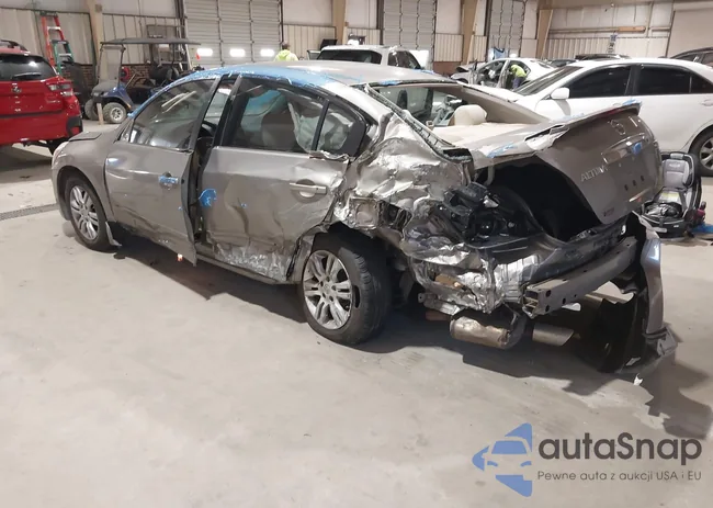 1N4AL2AP2CN477271: 44379224