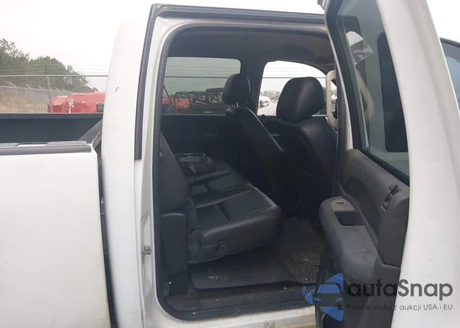 1GC1KXC80EF118210: 44379434