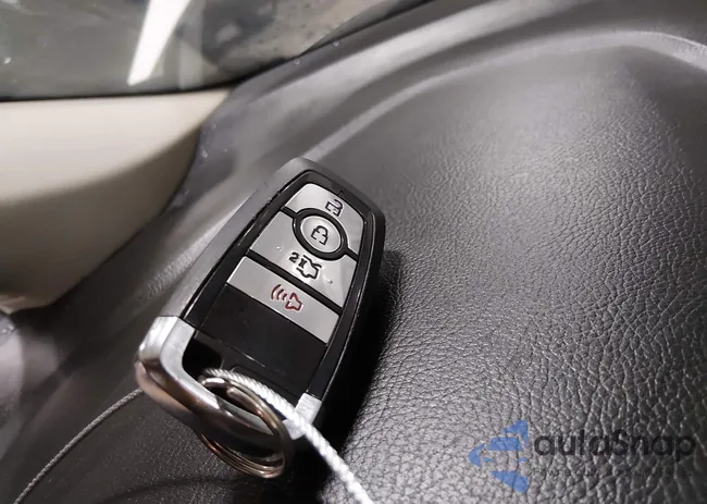 3FA6P0H72HR171812: 44379477