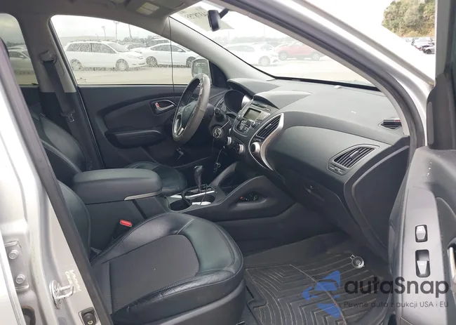 KM8JU3AC0BU177352: 44378755