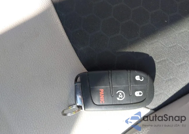 3C4NJCBB4JT487887: 44378814