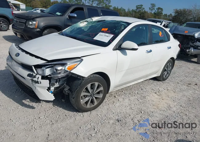 3KPA24AD6ME415957: 44379907