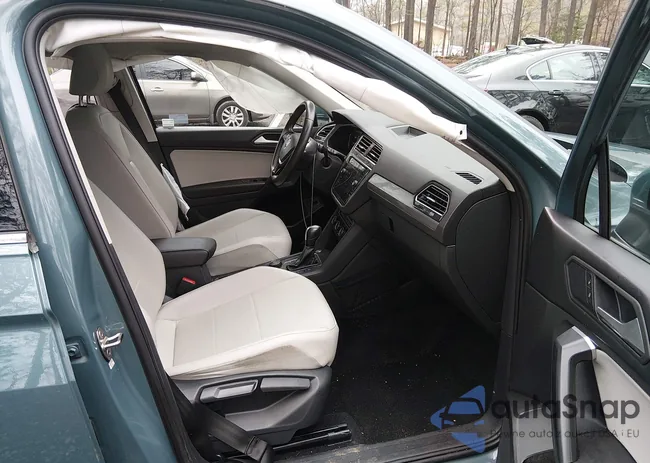 3VV2B7AX0MM012225: 44380215