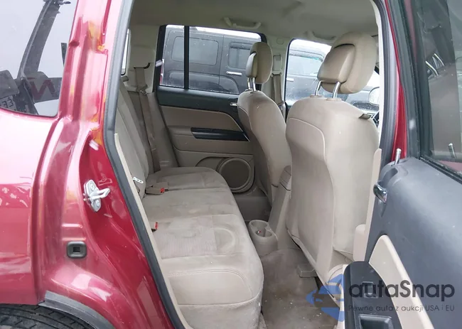 1C4NJDBB1GD510207: 44380289