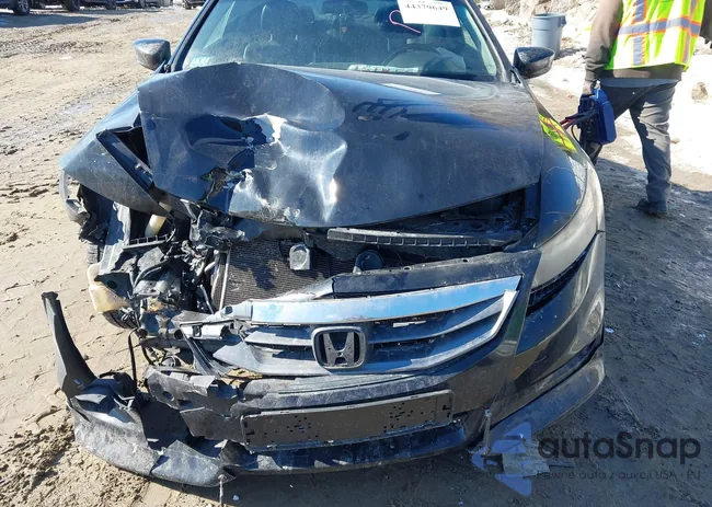 1HGCS2A85BA005894: 44379649