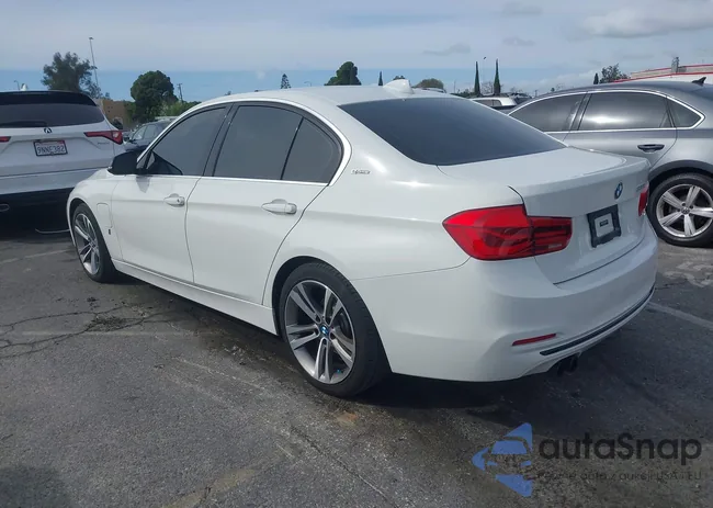 WBA8E1C32HA159119: 44379696