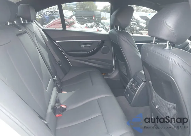 WBA8E1C32HA159119: 44379696