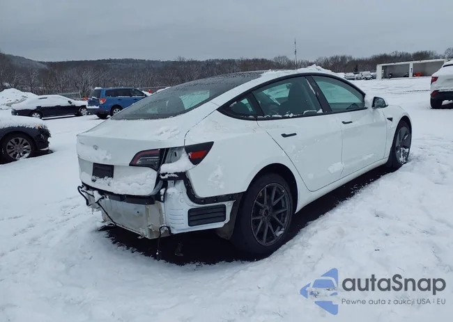 5YJ3E1EB1PF460018: 44379714